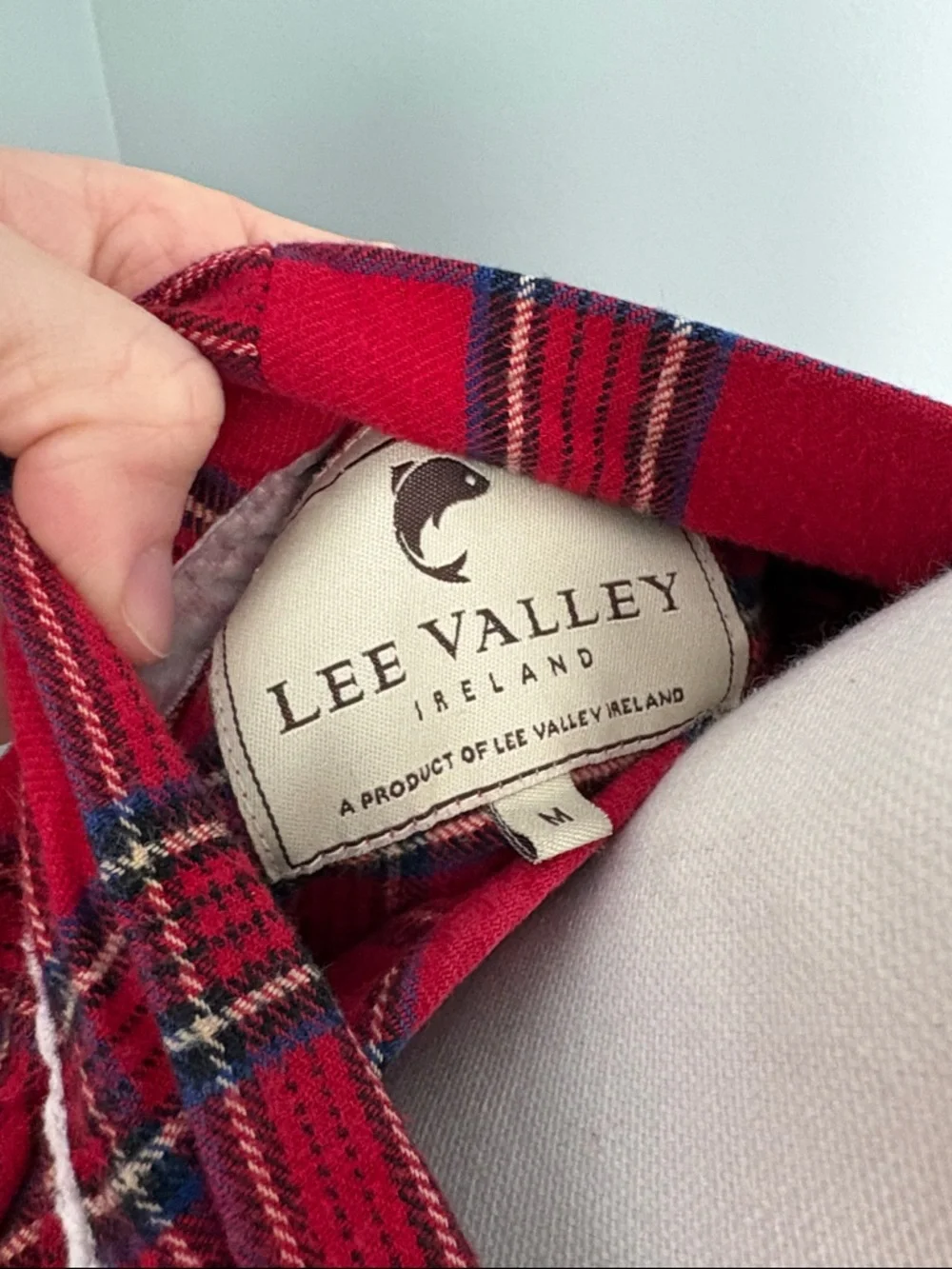 Lee Valley cozy red